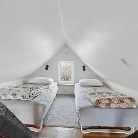 Ariela - 150m From The Sea By Interhome